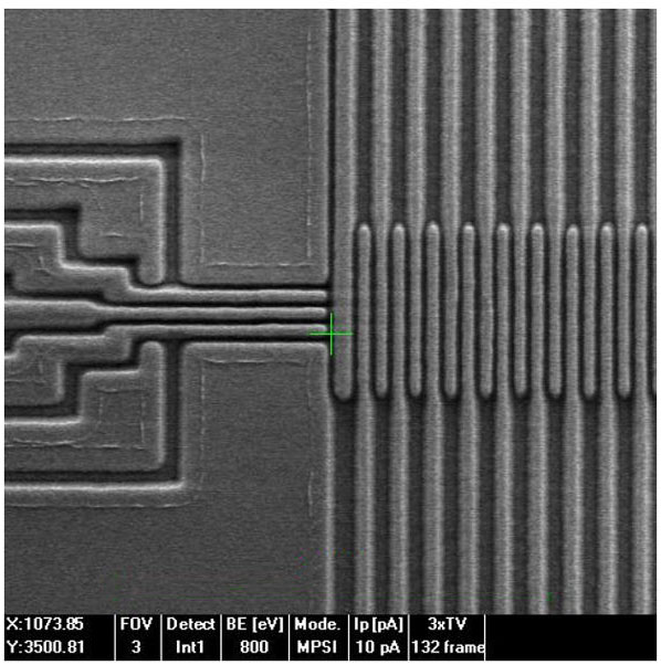 Nanostrukturierung für Silizium-Qubits aus dem 300-mm-CMOS-Reinraum des Fraunhofer IPMS. Nanostrukturierung für Silizium-Qubits aus dem 300-mm-CMOS-Reinraum des Fraunhofer IPMS.
