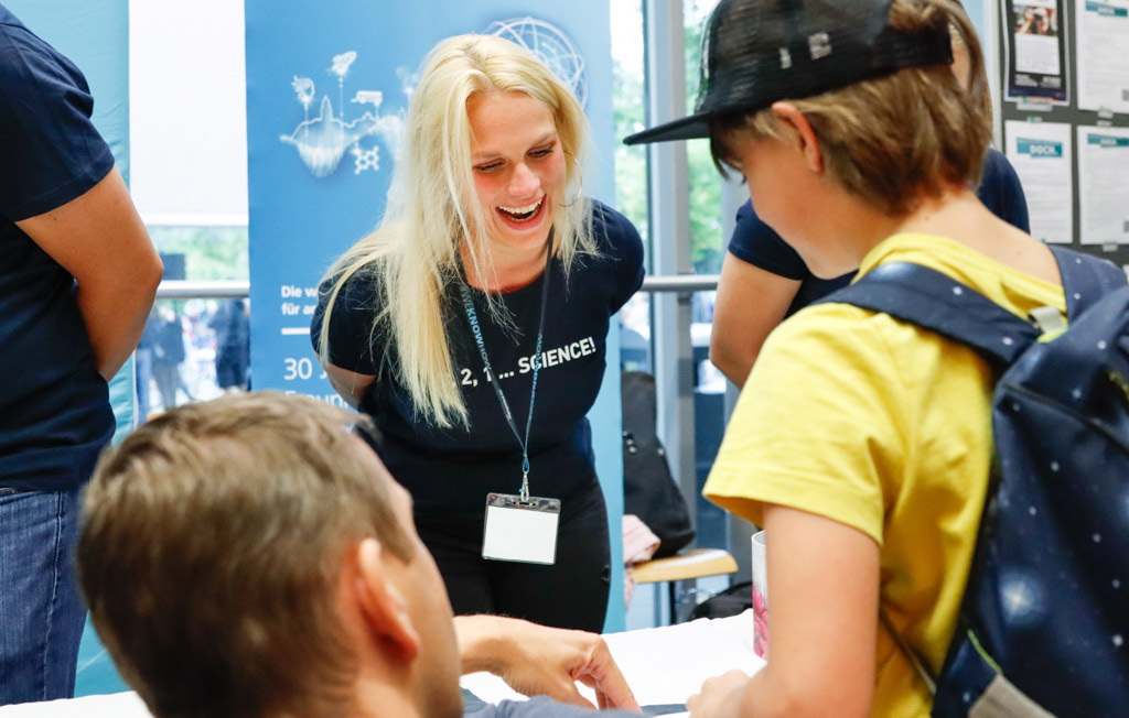 &quot;Mini-Doktor in einer Nacht&quot; am Stand des Fraunhofer IPMS