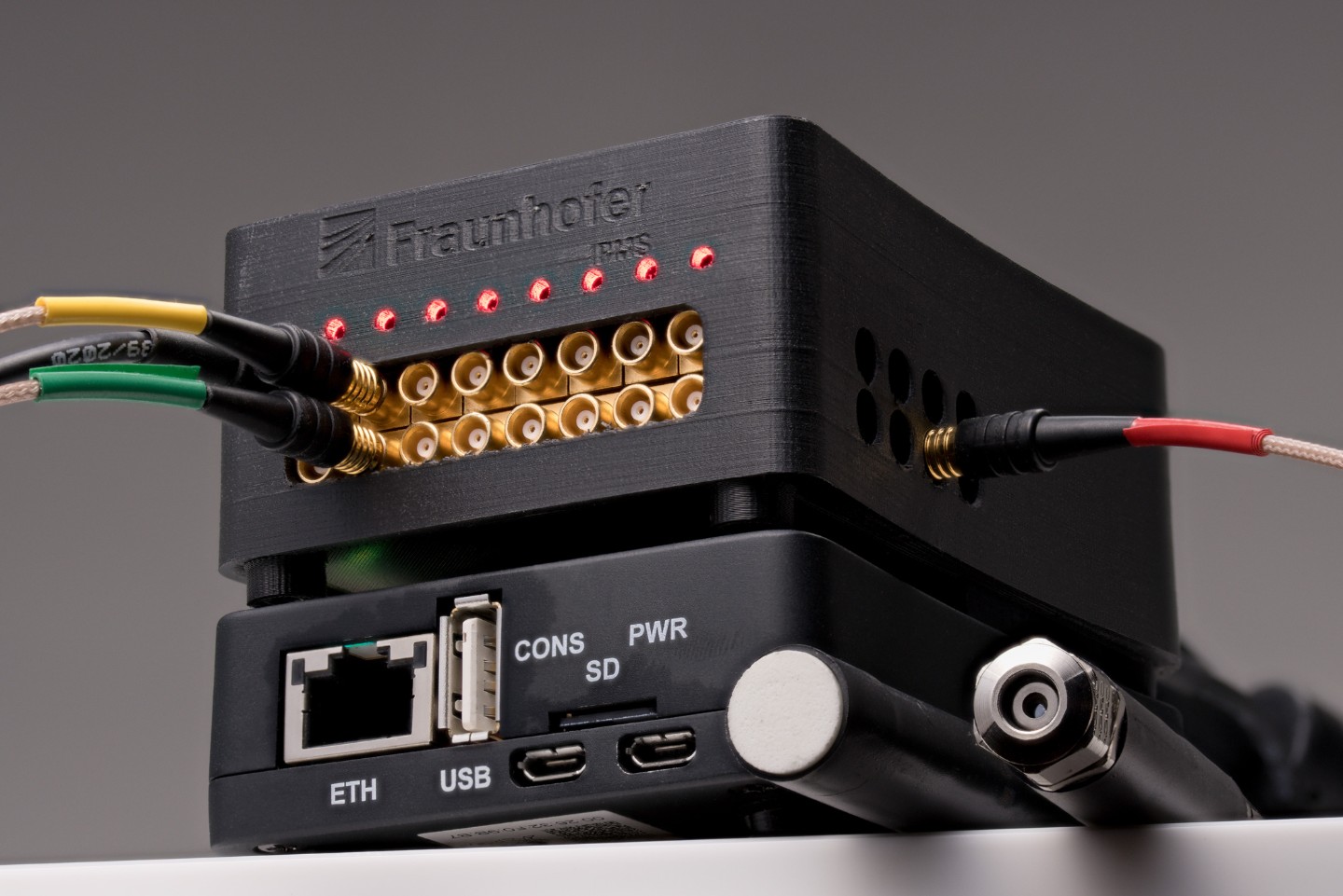 CMUT evaluation kit of Fraunhofer IPMS